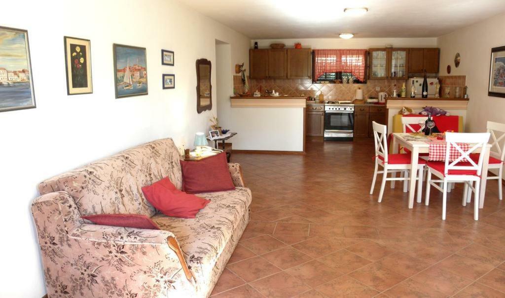 Apartmani Volga Petrčane Extérieur photo