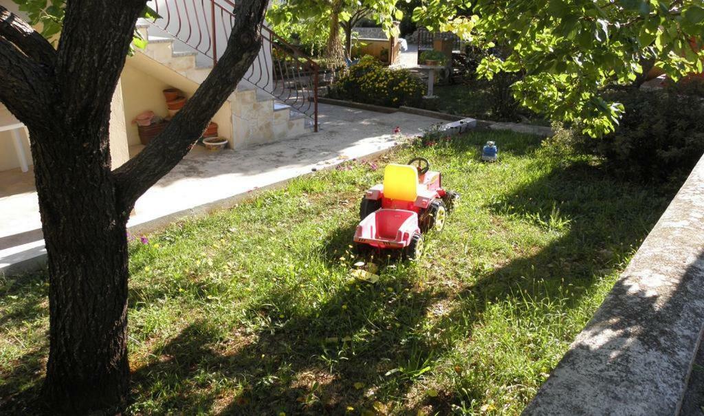 Apartmani Volga Petrčane Extérieur photo